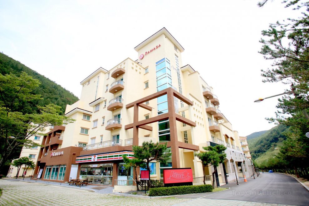 Ramada Taebaek Hotel