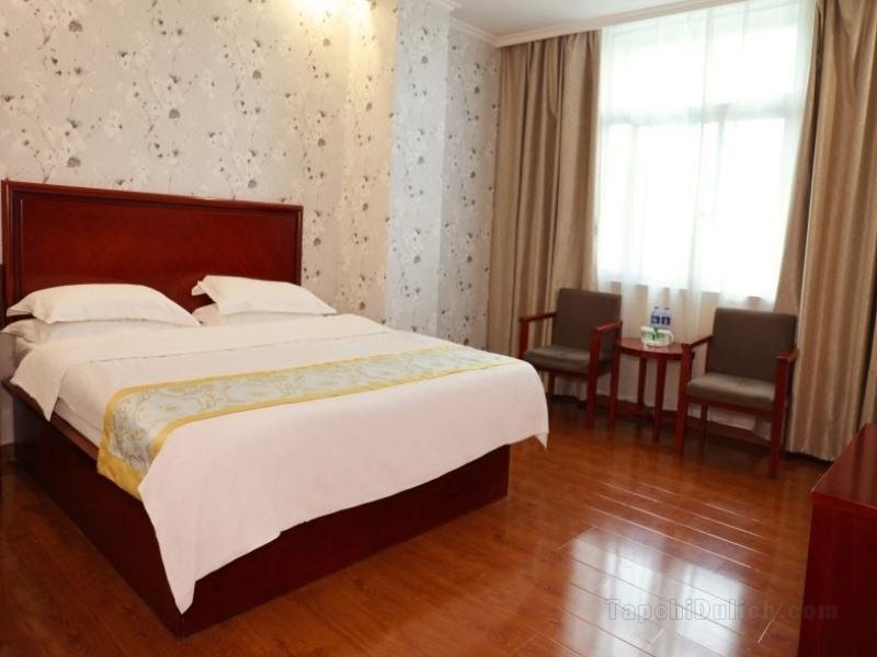 Khách sạn GreenTree Inn Fuyang Taihe South Xiyang Road Business