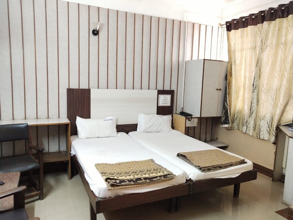 Khách sạn i-ROOMZ Abhiman