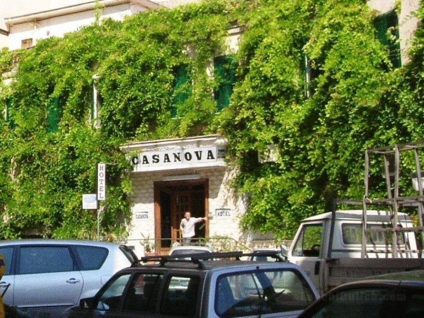 Khách sạn Casanova