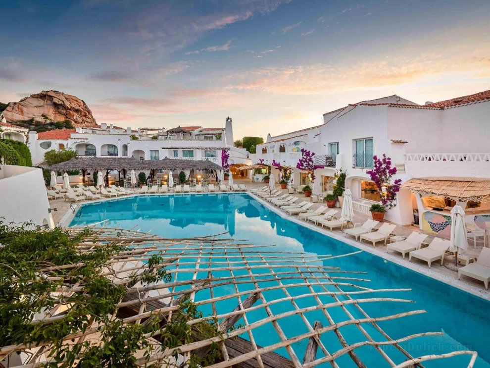 Khách sạn Grand Poltu Quatu Sardegna