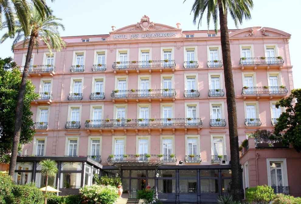 Khách sạn Grand des Ambassadeurs