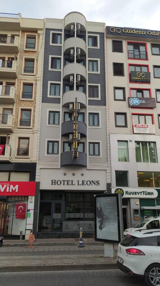 Khách sạn Leons