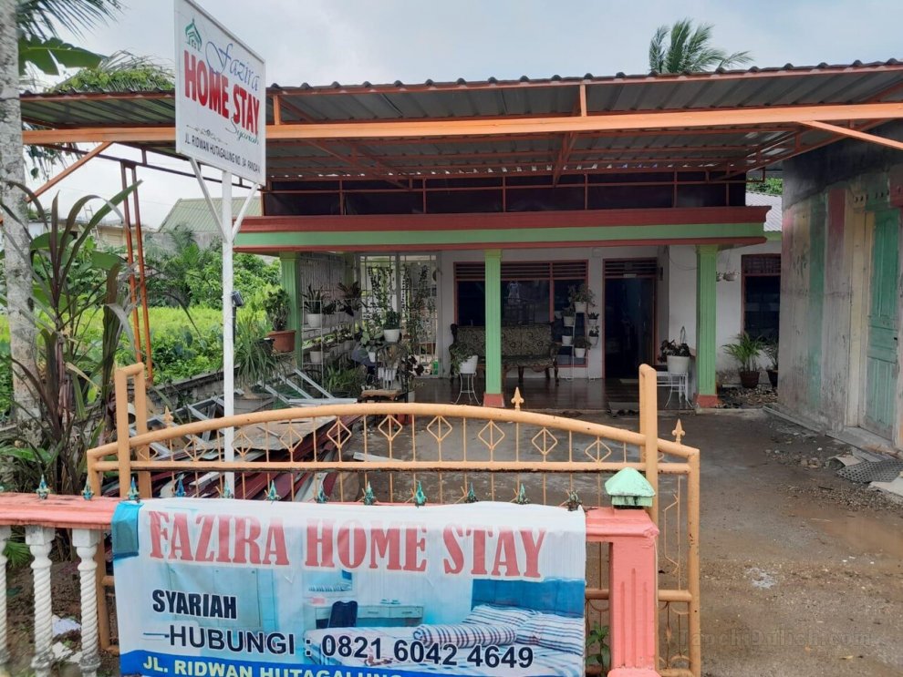 EXPRESS O 91477 Fazira Home Stay Syariah