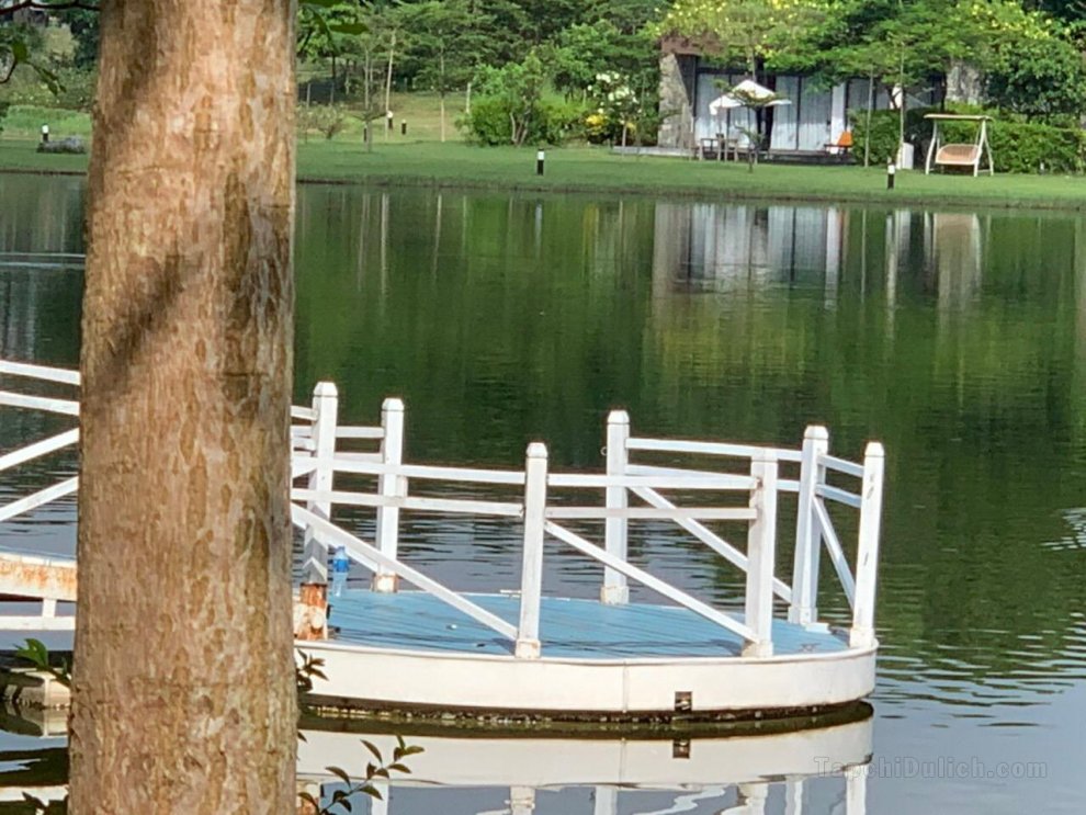 Flamingo Dai Lai Resort - Lake view Villa