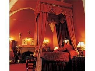 拉姆利城堡酒店