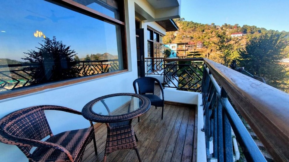 Valley Homz| Super Maharaja Suite| Garden| Balcony