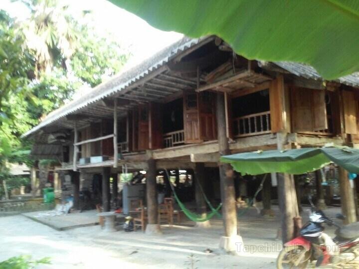 Vu Linh homestay (stilt house)