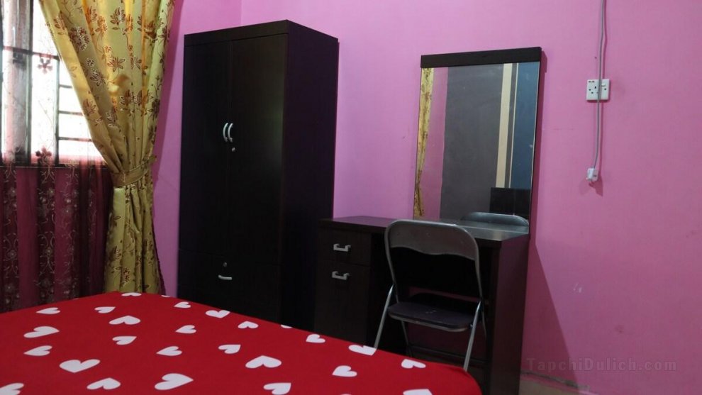 Family Homestay with 3 comfortable bedroom