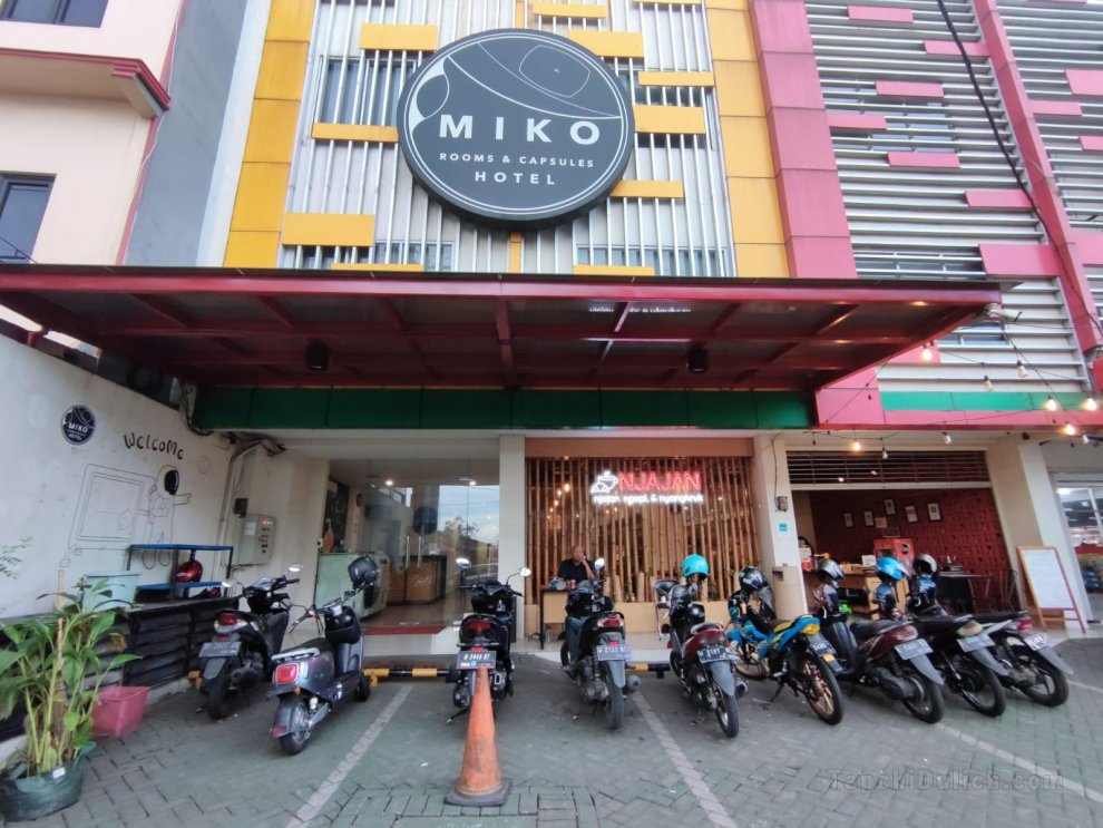 Miko Rooms and Capsules Hotel
