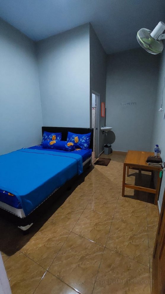 Twin Bedroom Near Tumpak Sewu