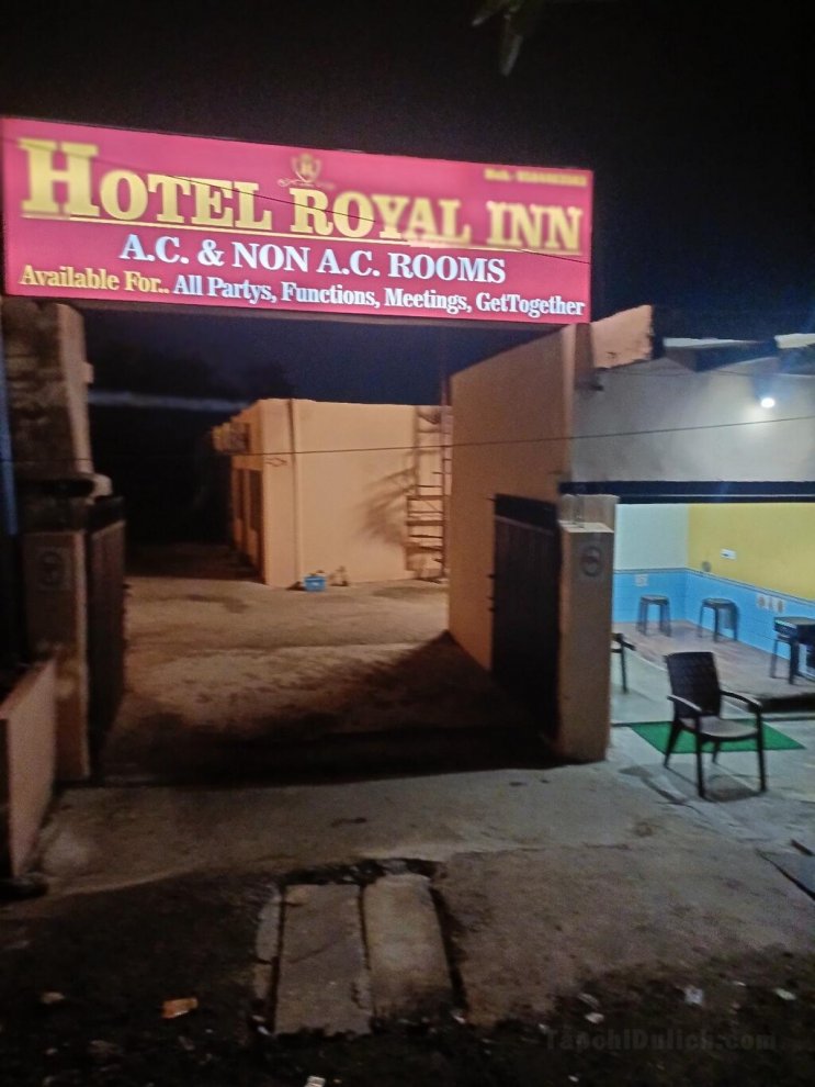 Khách sạn Royal Inn