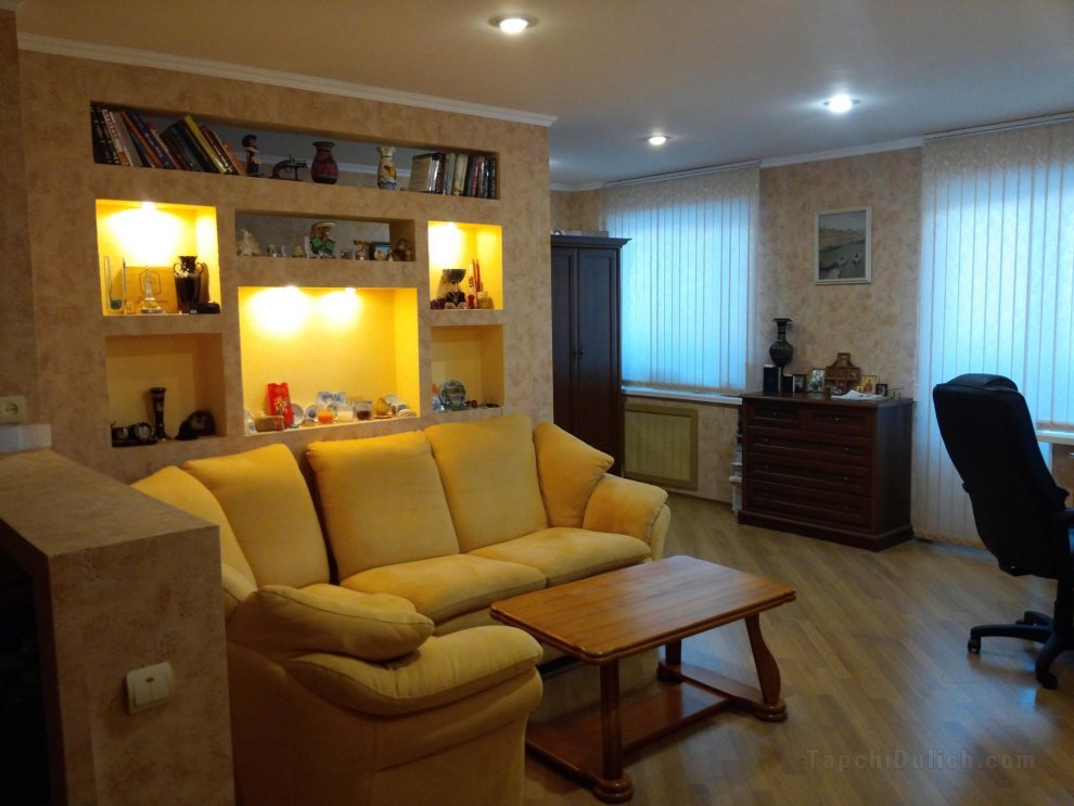 Apartment on Novo- Sadovaya 42