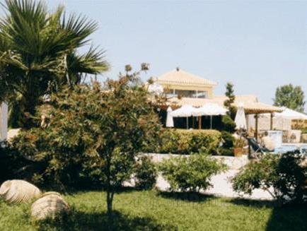 Khách sạn Petros