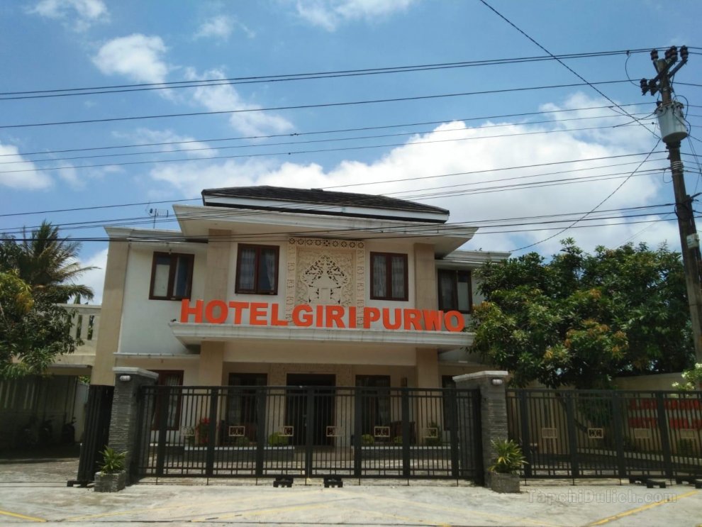 Khách sạn Giri Purwo