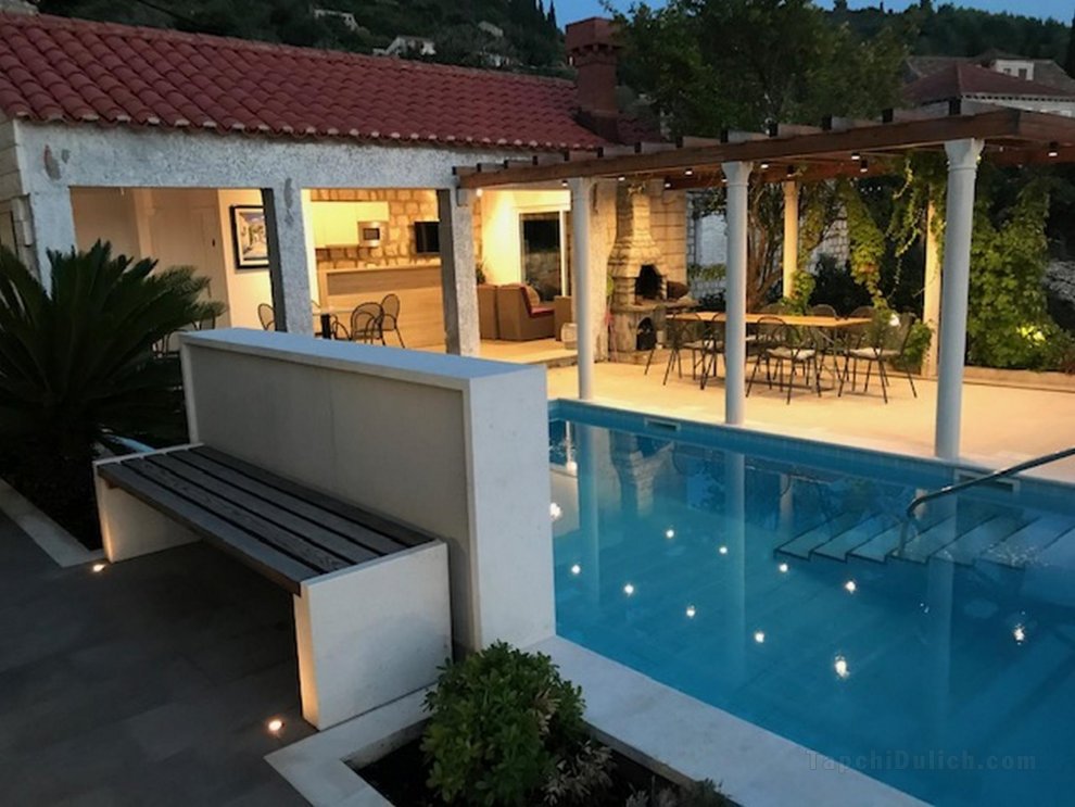 Villa Nisha - Six Bedroom Villa with Terrace and Swimming Pool | ID: DIRECT_BOOKER.22773