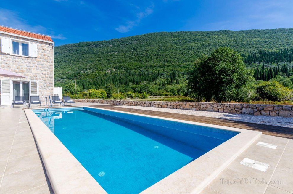 Villa Leona -  Three-Bedroom Villa with Private Pool | ID: DIRECT_BOOKER.10945