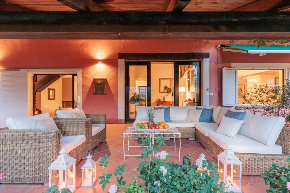 Cà Uvenere, a spacious 6 bedrooms Villa with Private Pool on the Tuscan Hills of Santa Colomba by P