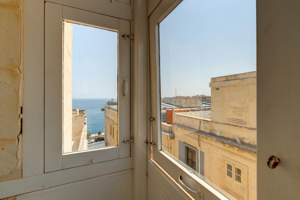 Luxurious 2BR Apartment in Valletta