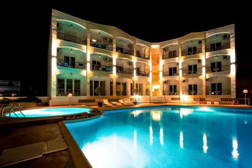 Khách sạn Stavros Beach