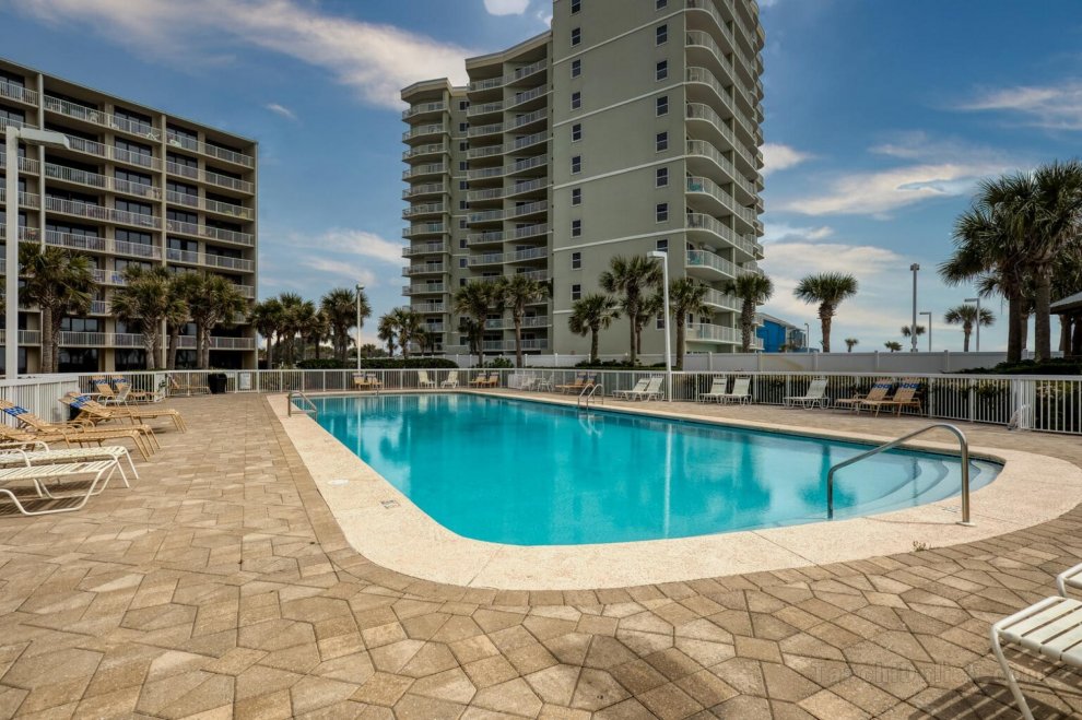 Spectacular views with numerous amenities and pools on sands of Orange Beach
