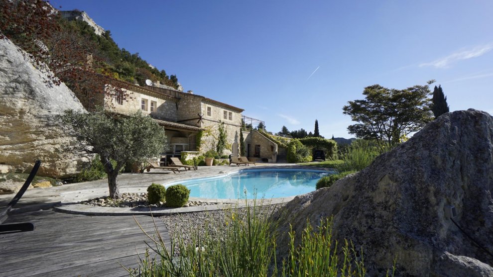 Le Dernier Chateau - Architect's Stone Villa & Pool in Picturesque Les Baux-de-Provence, 5 Bedrooms