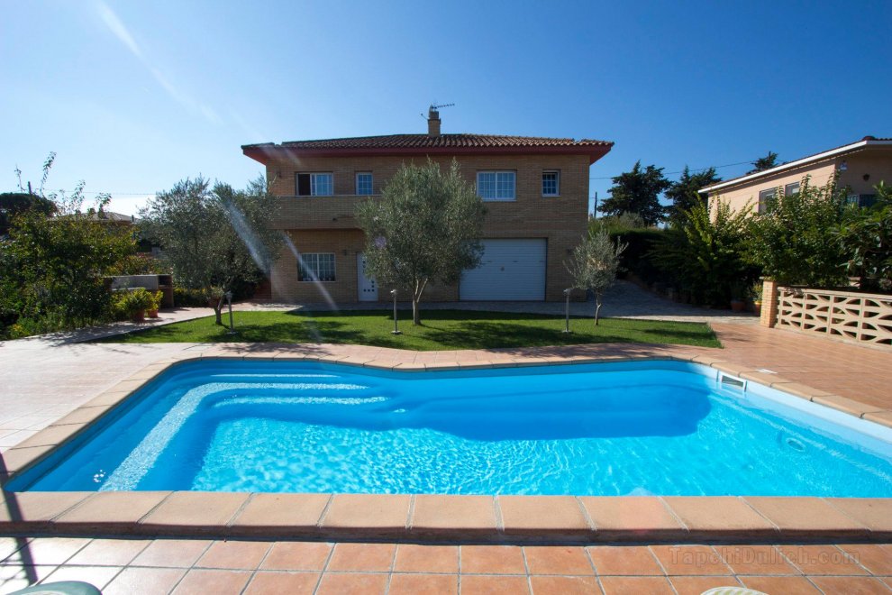 Catalunya Casas: Incredible Villa in Sils, a short drive to Costa Brava beaches!