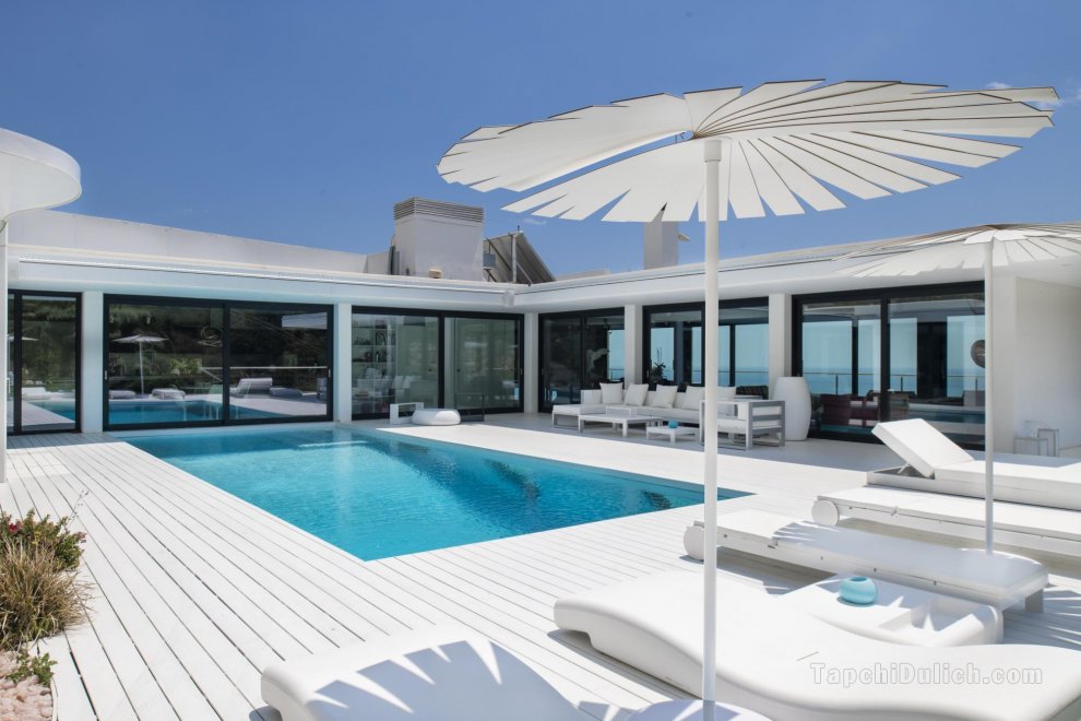 Luxury Ibiza Style Villa with Sea Views just 15 minutes from the center of Barcelona!
