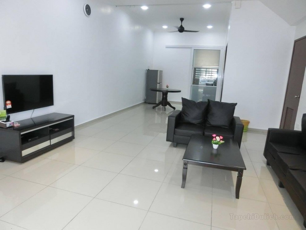 Tangkak Homestay, Comfort and Clean with WiFi!