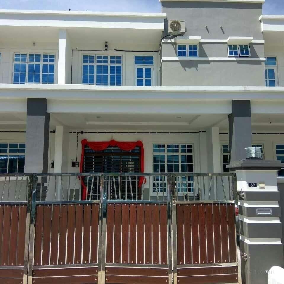 Tangkak Homestay, Comfort and Clean with WiFi!