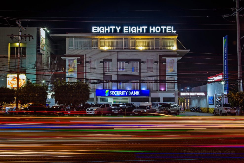 Khách sạn Eighty Eight
