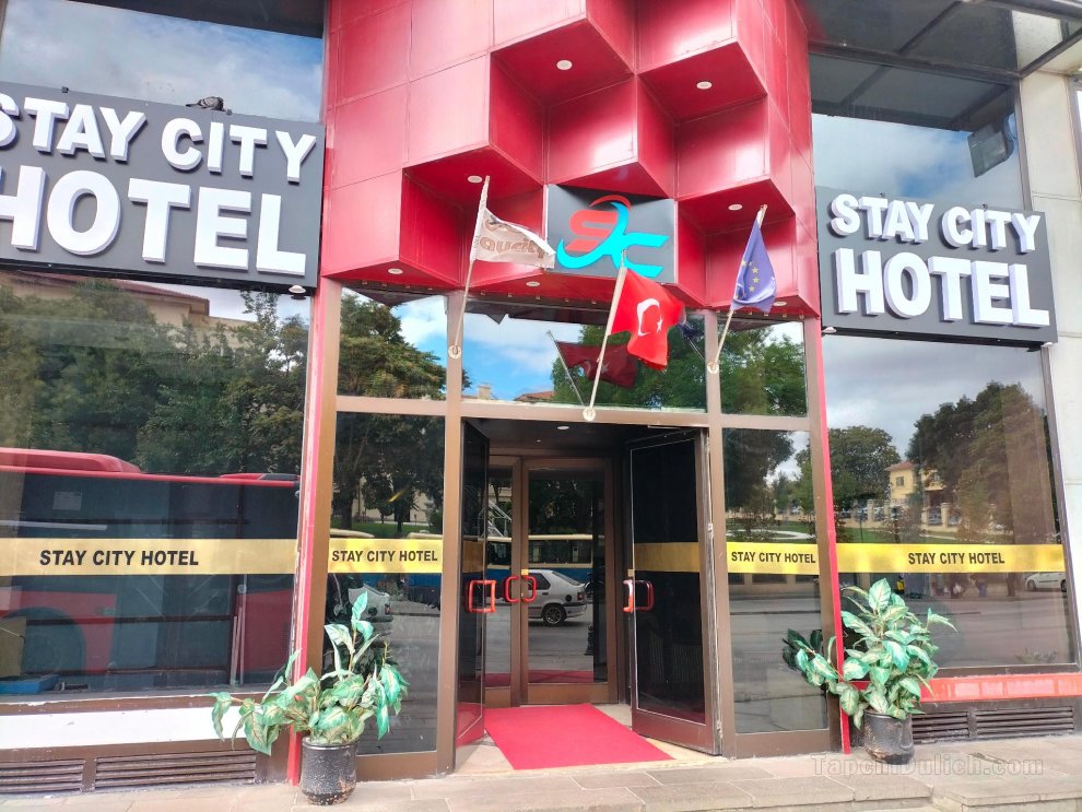 Khách sạn Staycity