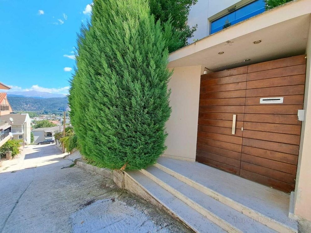 Flat with garden in a suburb of Ioannina city
