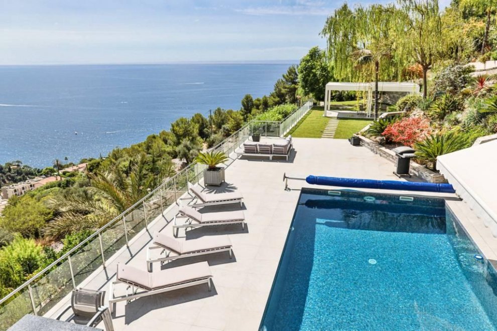 Luxury Seaview Villa 15 minutes from Monaco Centre