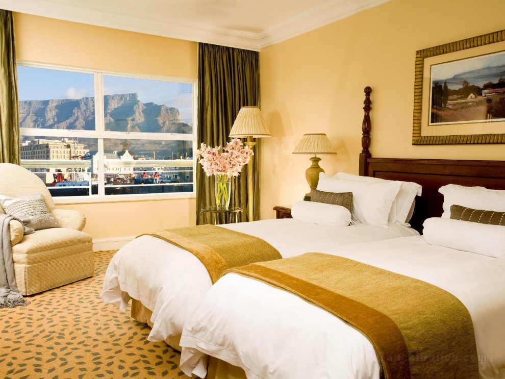 Khách sạn The Table Bay