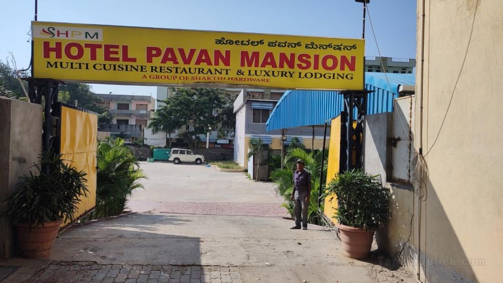 Khách sạn Pavan Mansion