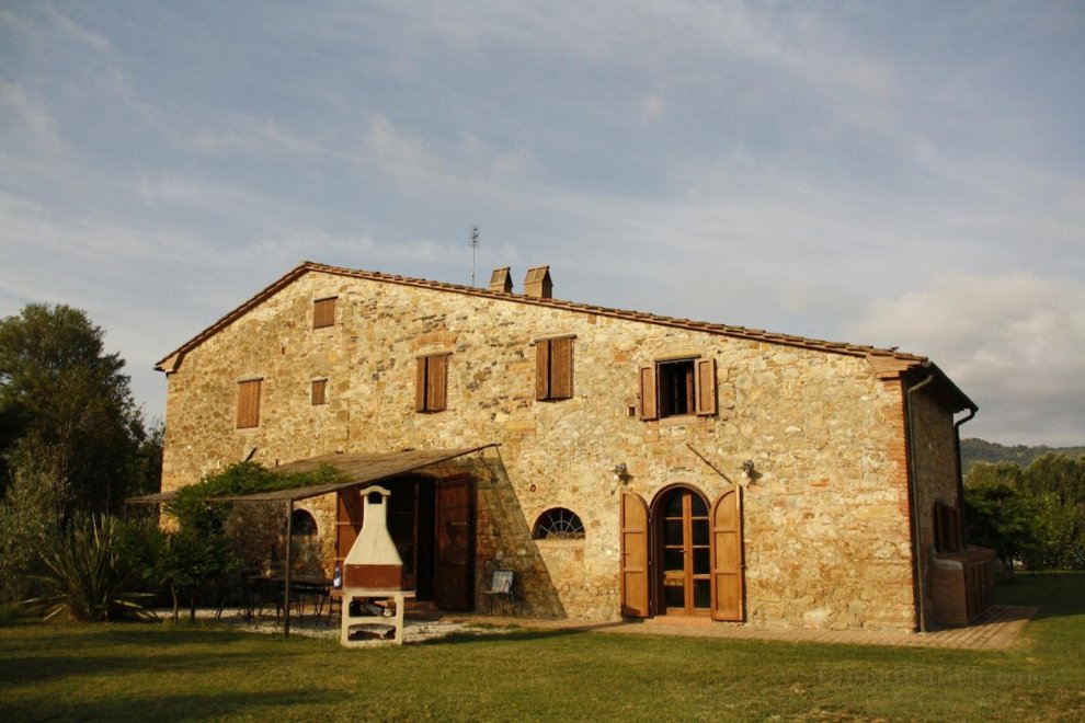 Maremma 4 200 square meters apartment in ancient farm in Tuscany