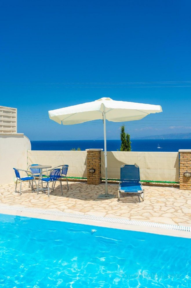Villa Martha: Large Private Pool, Walk to Beach, Sea Views, A/C, WiFi, Car Not Required