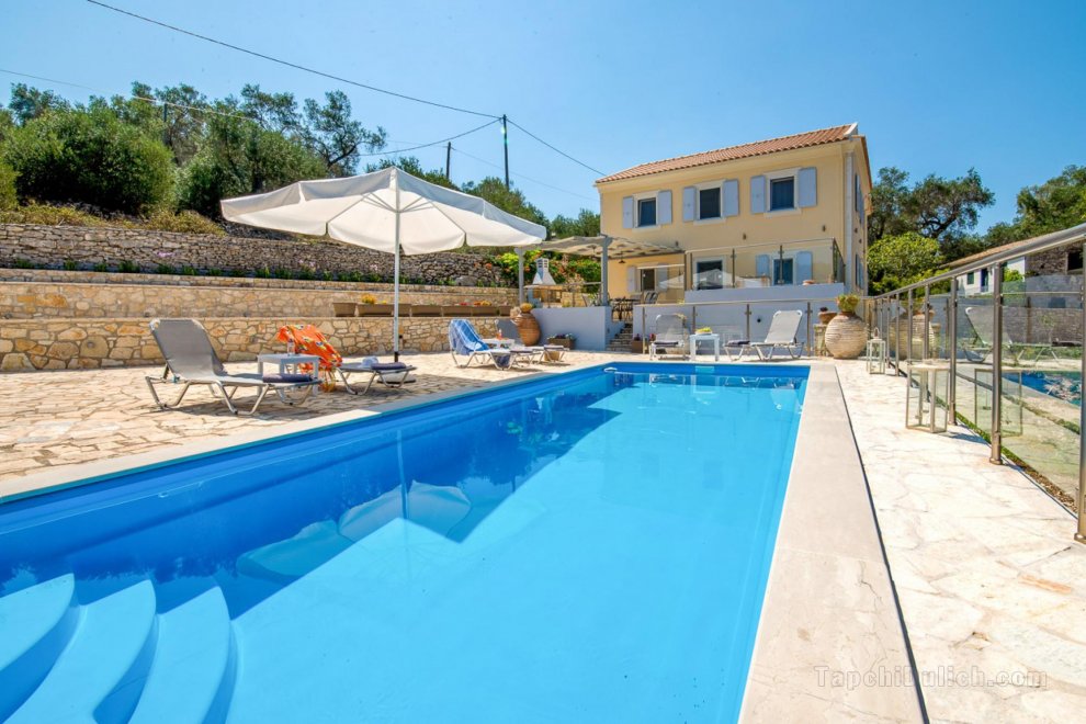 Villa Constadina: Large Private Pool, A/C, WiFi