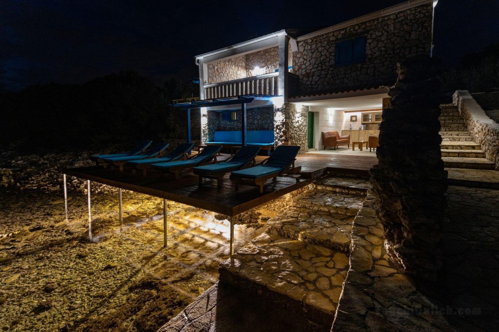 Villa Otus directly on the sea, island getaway, private beach