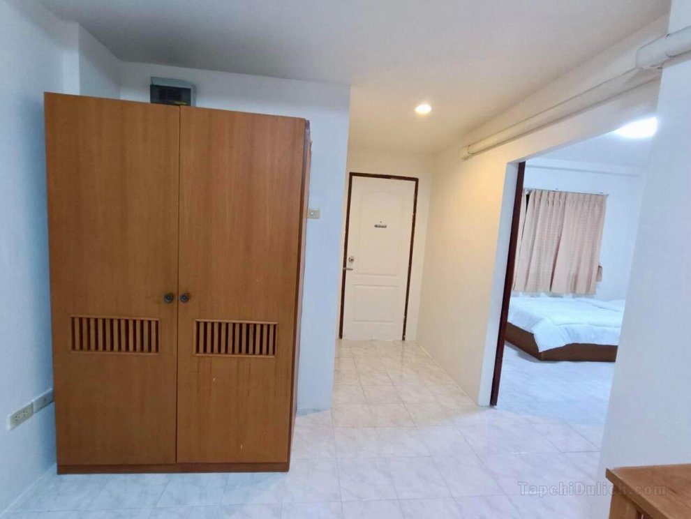 800平方米4臥室公寓 (南邦郊區) - 有4間私人浴室