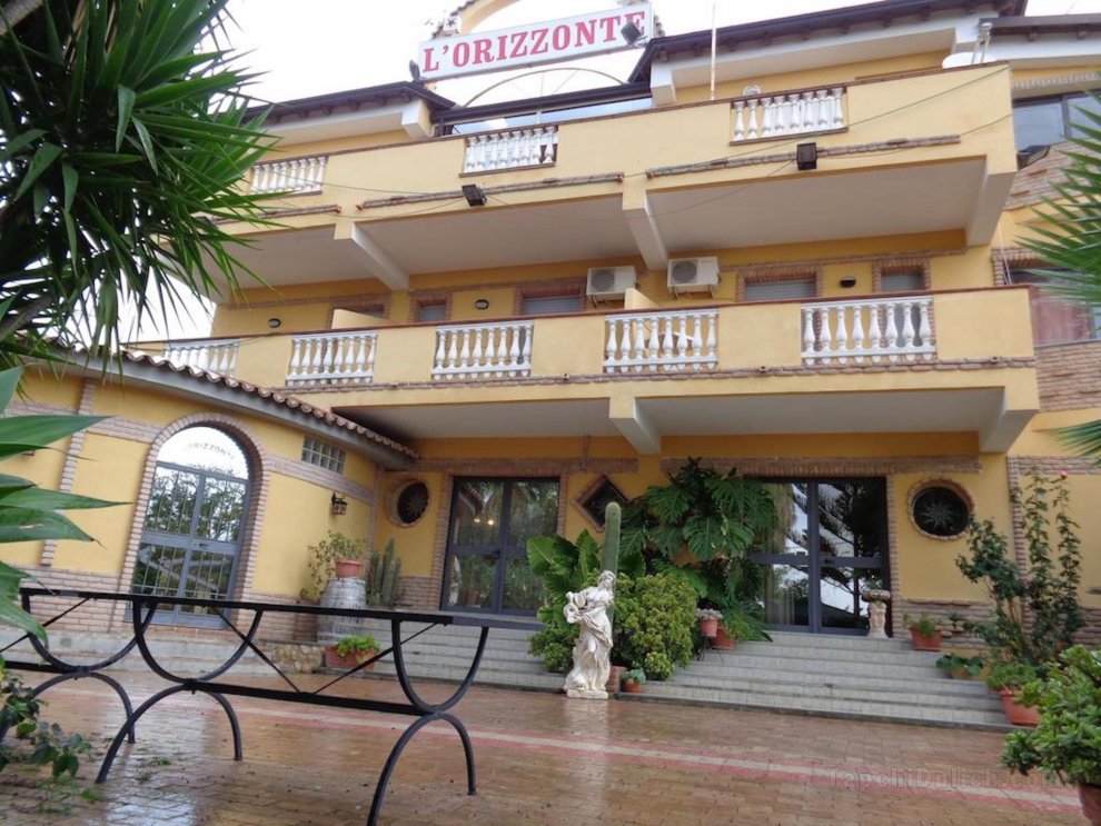 Khách sạn Ristorante L'Orizzonte