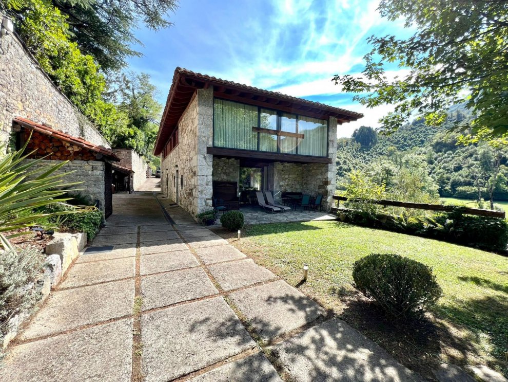 Luxury LL apartment with fireplace, Wifi y terrace, nice view near Parque Natural de Redes, Asturias