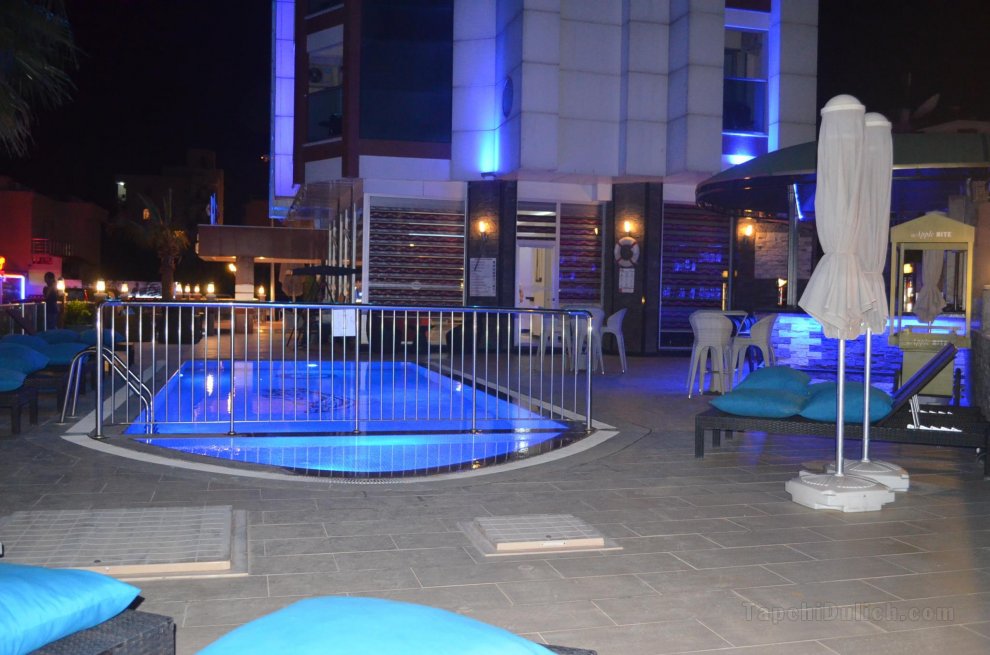 Aurasia City Hotel