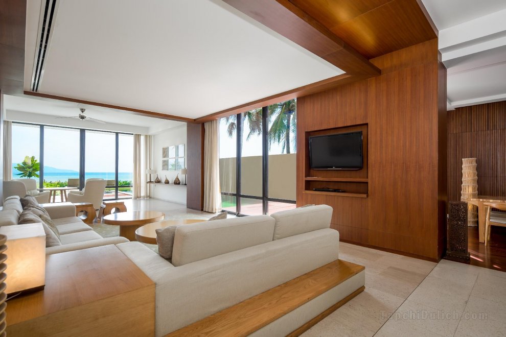 S- Villas 3 bedroom Beachfront at 5 star Resort