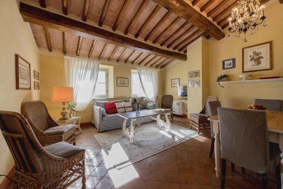 Maria Farmhouse Apartment in Wine Resort in Lucca