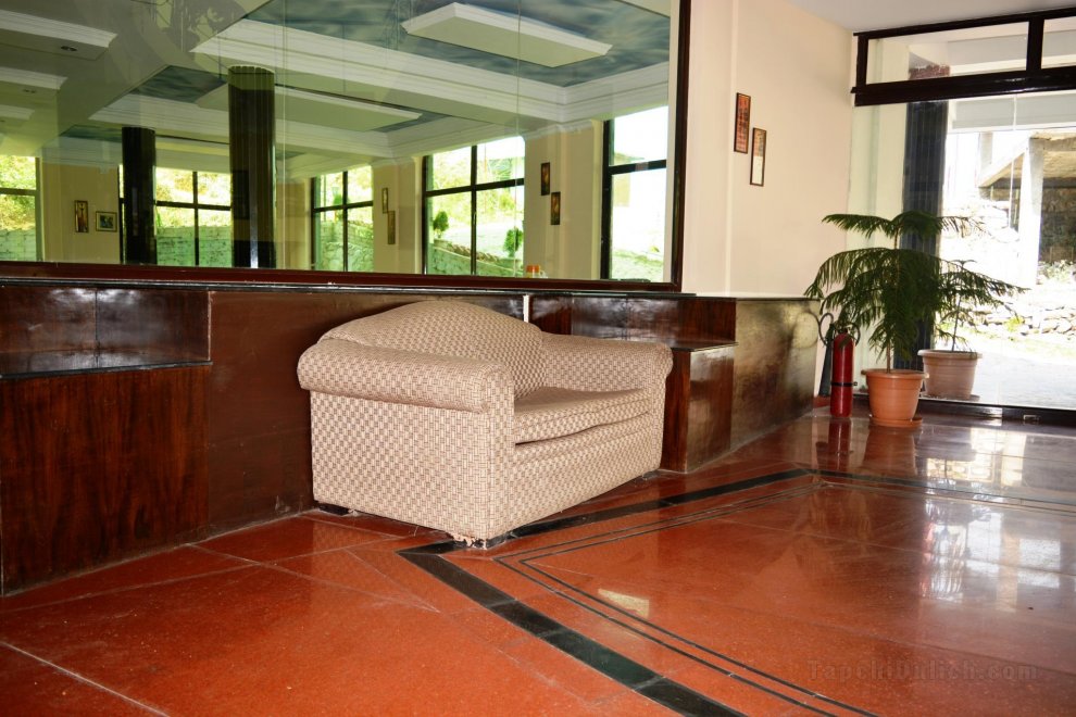 Hotel Burans Residency (A member of Petals Hotels and Resorts)