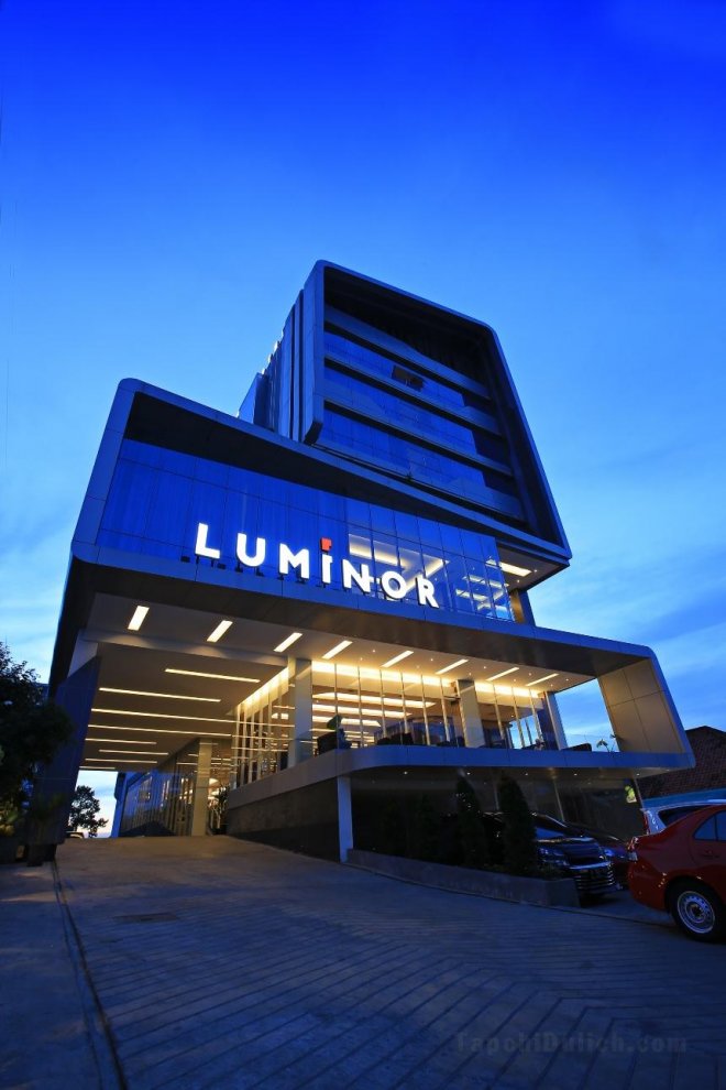 Khách sạn Luminor Jambi