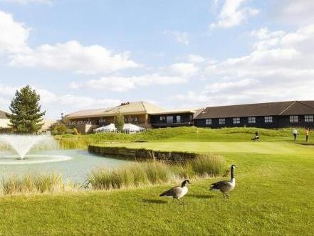 Khách sạn The Essex Golf & Country Club