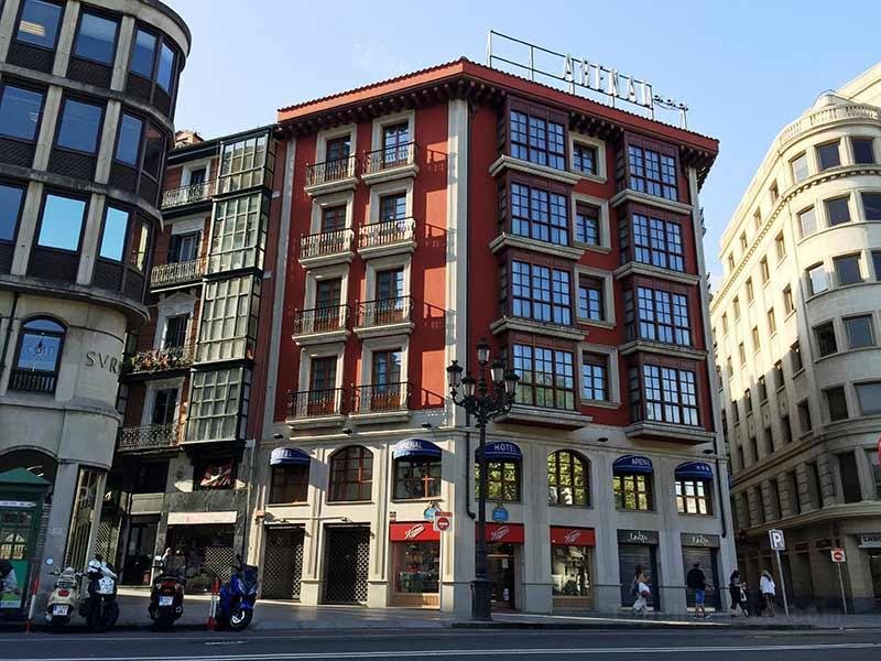 Khách sạn Arenal Bilbao